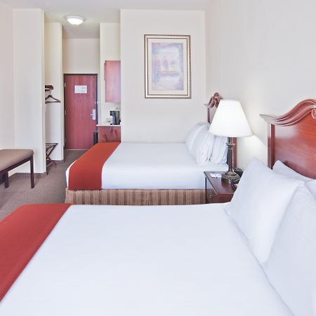 Holiday Inn Express Hotel & Suites Woodward Hwy 270 By Ihg Exterior foto